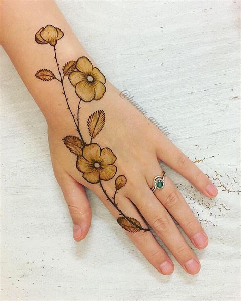 Unique Simple Mehndi Designs Simple And Easy Mehndi Designs 2019 For ...