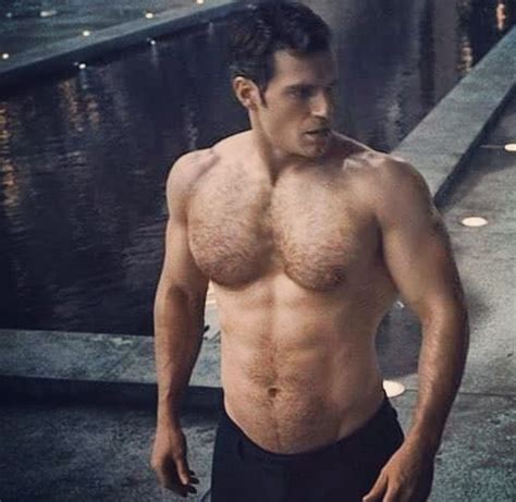 Henry Cavill Abdominaux