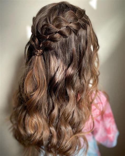30 Birthday Hairstyles in 2025 for Girls & Women