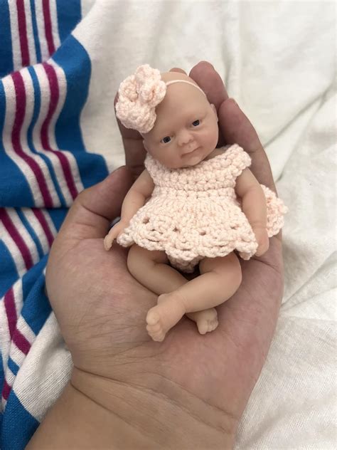 Amazon.com: MYREBABY 4.5 Inch Mini Reborn Baby Dolls ，Silicone Baby Girl Leah,Tiny Silicone Baby ...