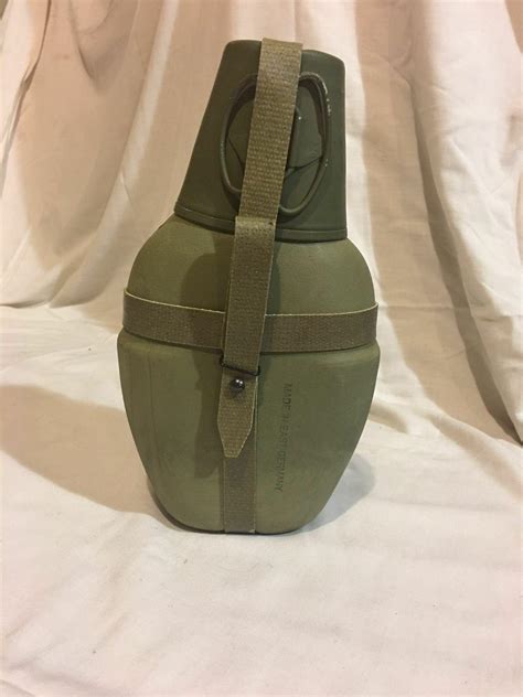 ORIGINAL EAST GERMAN FOREIGN MILITARY SURPLUS INSULATED CANTEEN W/ CUP ...