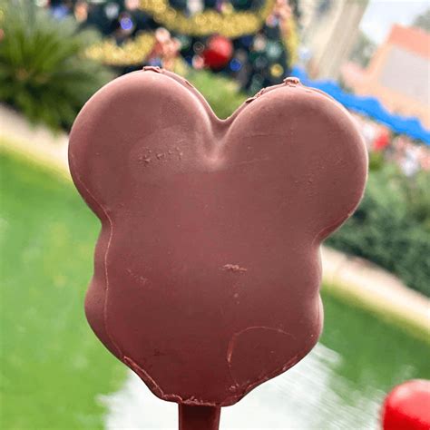 The Ultimate Guide to Iconic Disney Snacks