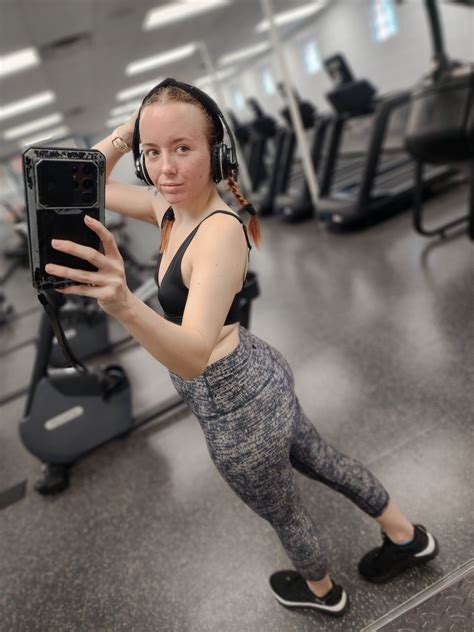 TW Pornstars - 1 pic. Lizzy Lamb. Twitter. 💪🏻🍑🤌. 2:13 AM - 31 May 2023