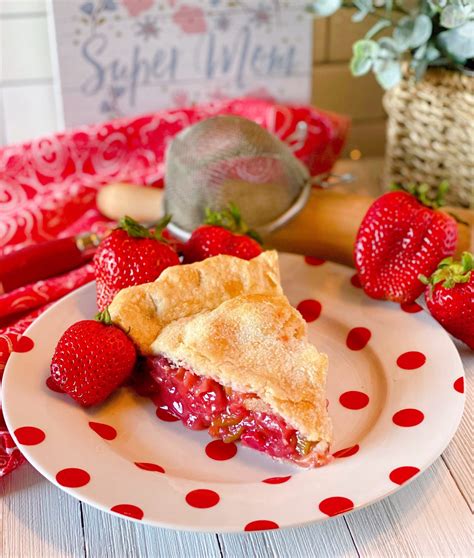 Strawberry Rhubarb Pie | Norine's Nest