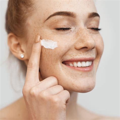 5 Best Colostrum Supplements, According to Registered Dietitians 2024 | Glamour