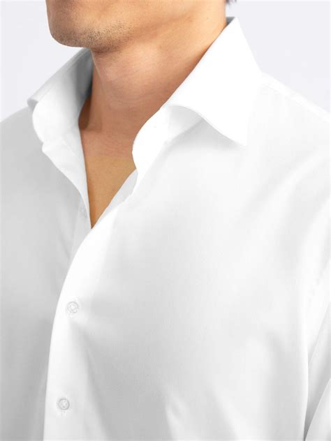 How to Buy a White Dress Shirt, According to Esquire's Style Experts