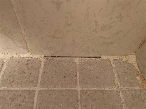 caulk - Caulking bathroom floor - Home Improvement Stack Exchange