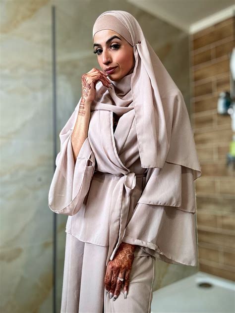 Holly Hart - OnlyFans - British OnlyFans