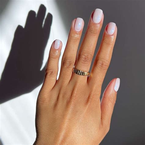 28 Short Chrome Nail Ideas For a Gorgeous, Glazed Manicure