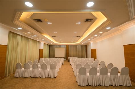 About Us | River Hotel The Budget