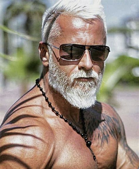 Handsome man and looks good =) | Grey hair men, Grey beards, Beard styles
