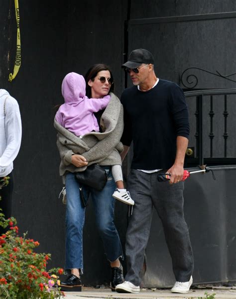 Sandra Bullock and Boyfriend Bryan Randall Have a ‘Happy Life’ Together