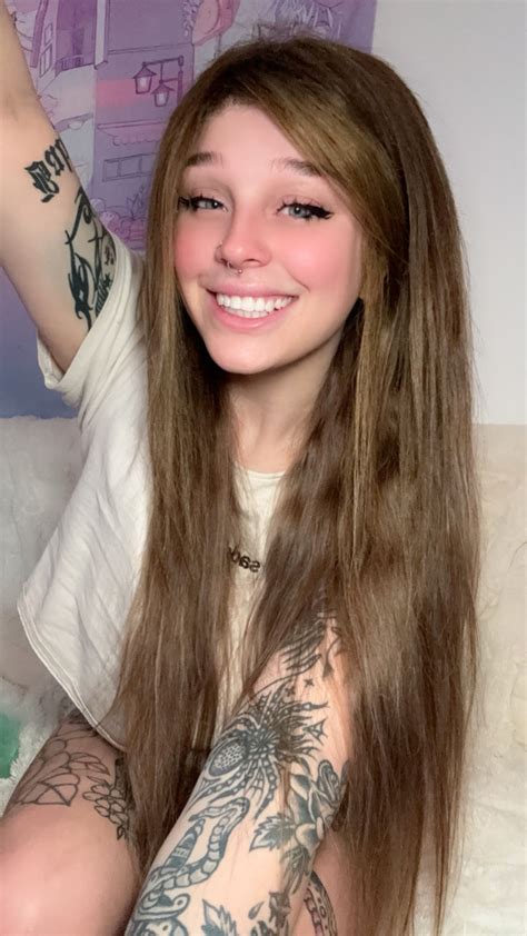 I grew my hair 2 feet long to give to my bald girlfriend — so she can’t break up with me - NewsBreak