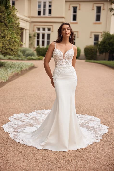 Beautiful Wedding Dresses With Straps