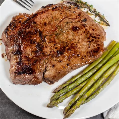 How to Cook Sirloin Steak So It's Tender | Step by Step Guide