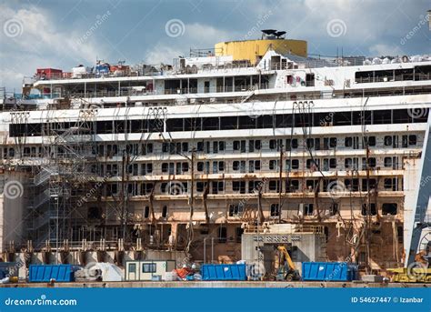 Costa Concordia Wreck in Genoa Harbor Editorial Photography - Image of ...