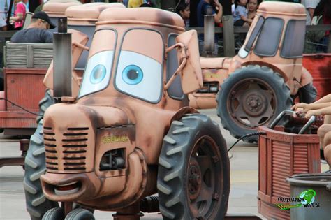 Mater's Junkyard Jamboree - Disney California Adventure | Freizeitpark ...