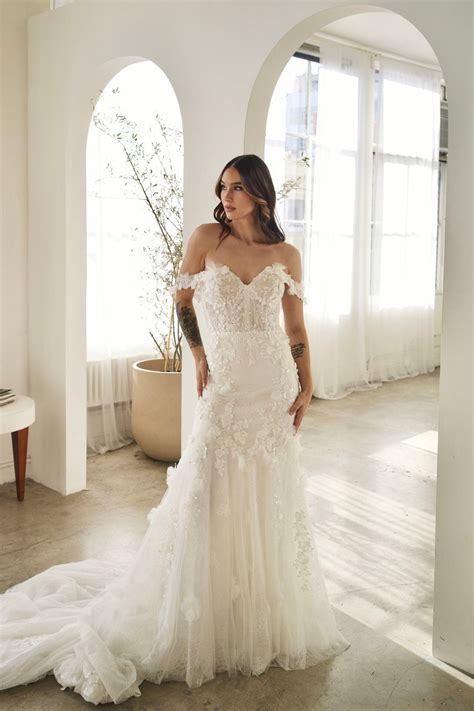 Form Fitted Wedding Dresses