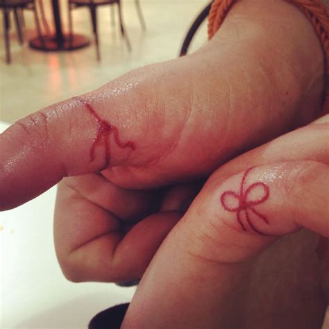 If you encounter someone with this tattoo on their hand, you should know what it symbolizes ...