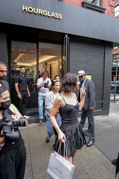 Gracie Abrams: The Quiet Allure of Understated Glamour at Hourglass Cosmetics in NYC • CelebMafia