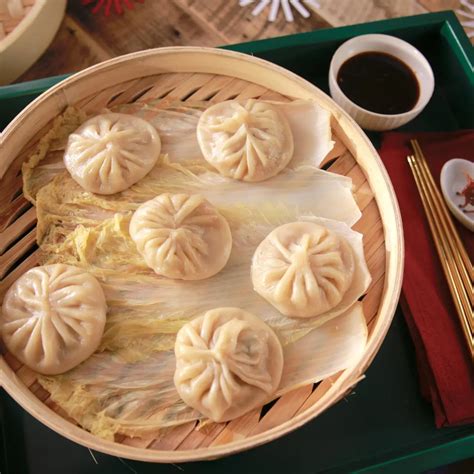 Chinese Steamed Dumplings Juicy Pork & Chive Pan Fried Dumplings