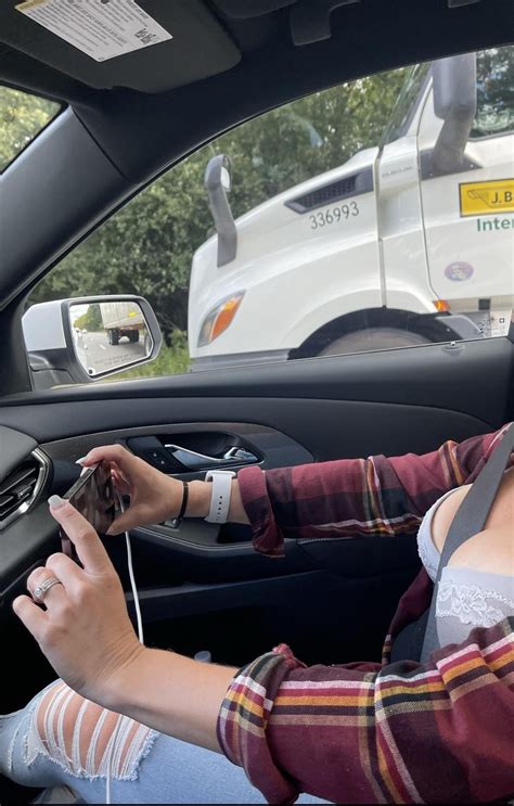 Flashing truckers today 🤭🤭 : r/MichiganGW2