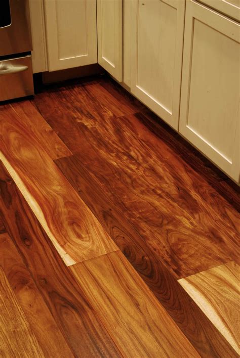 LW Mountain Acacia Golden Prefinished Handscraped 3/4" x 4 3/4"