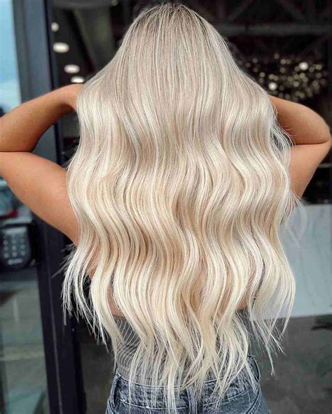 22 Light Blonde Hair Color Ideas About to Start Trending