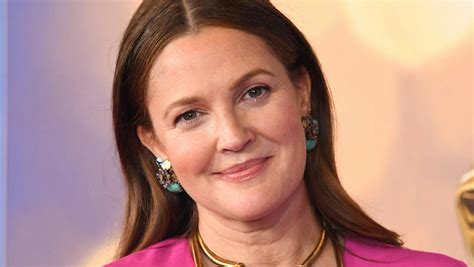 Drew Barrymores favoritprodukt til huden koster kun 20 kroner | Femina