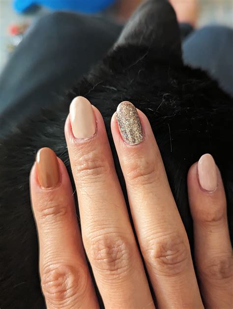 Fall nudes 🤎🍂🤎 : r/RedditLaqueristas