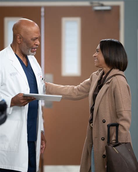 'Grey's Anatomy' Recap: Maggie Returns as Meredith’s Lie Catches Up ...