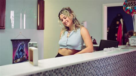 Bring Your Bellybutton to Work Day? The Crop Top Comes to the Office. - The New York Times