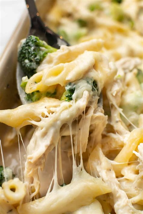 Cheesy Chicken Alfredo Bake