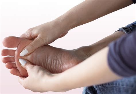 Tingling In Feet: Causes & How Compression Socks Can Help | CSW