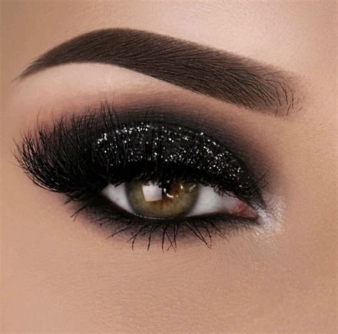 Loading... | Black smokey eye makeup, Black eye makeup, Eyeshadow