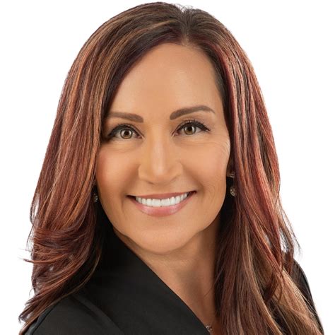 Angie Daniels, Edwardsville, IL Real Estate Associate - RE/MAX Alliance