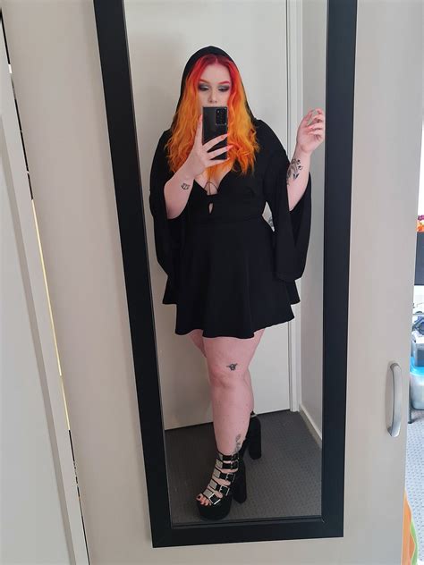 Hannah Lyn @HannahLyn OnlyFans Top 10 kinky inked naughty big tits lesbian bisexual poly — findr ...