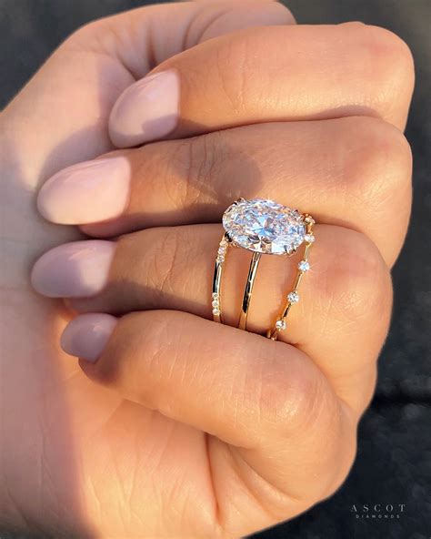 Oval Cut Engagement Rings