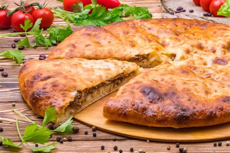 Осетинский пирог с мясом и сыром - рецепт приготовления