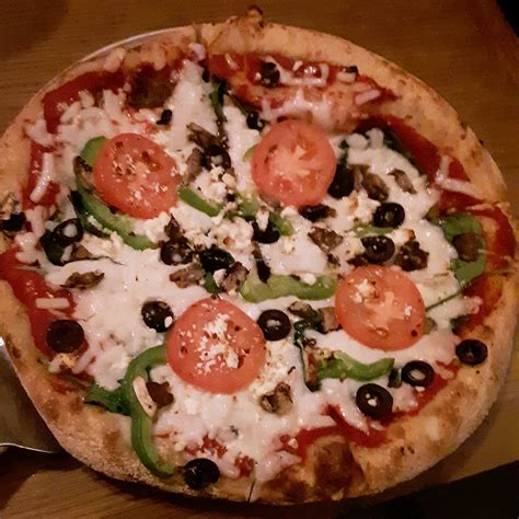 Mellow Mushroom - Lincoln Nebraska Restaurant - HappyCow