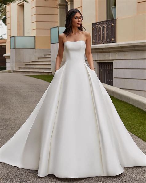 How To Dress Up A Simple Wedding Dress at Ryan Hannum blog