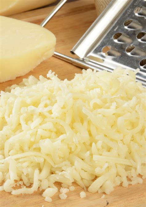 Can Cats Eat Mozzarella Cheese