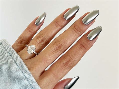 24 Chrome Nail Ideas We're Loving, From Futuristic Titanium to ...