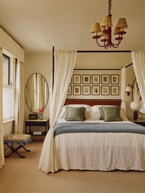 Actor Michelle Dockery Experiments with the Unexpected Red Theory in Her London Home ...