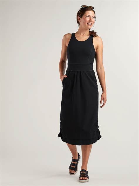 Built In Bra Dress: Limitless Midi | Title Nine