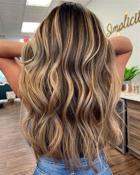 30 Inspiring Dark Blonde Hair Color Schemes - Hair Adviser