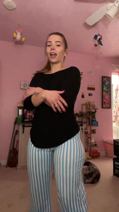 Destiny (@queen_egirll27) - Urlebird