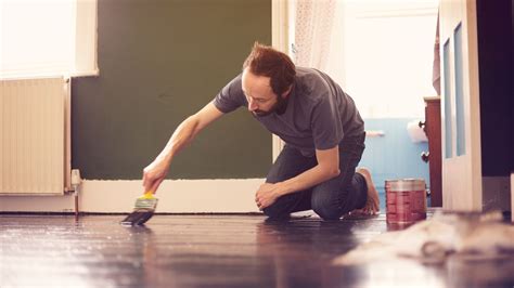 Can you paint laminate flooring for a quick home update? | Homebuilding