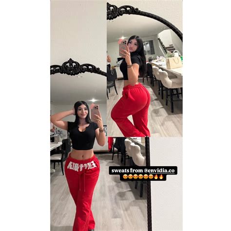 Fan🧡 | Ayelen posted (with her sister)! Also help Lily get 10K followers on TikTok!☺️🖤 @bby ...