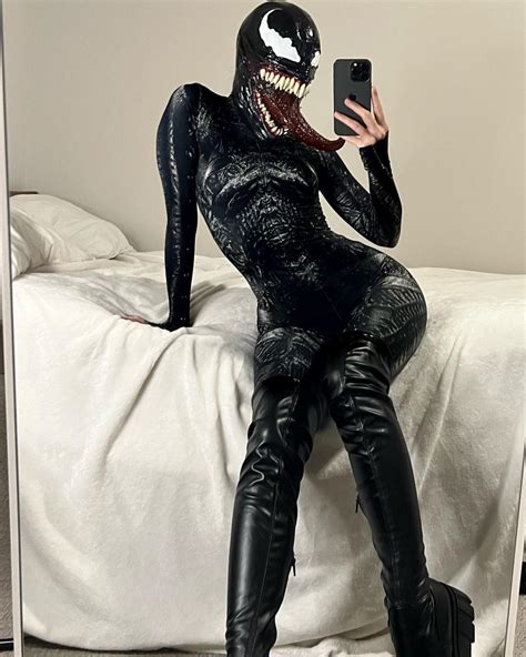 Venom (By essaere) : r/cosplaygirls